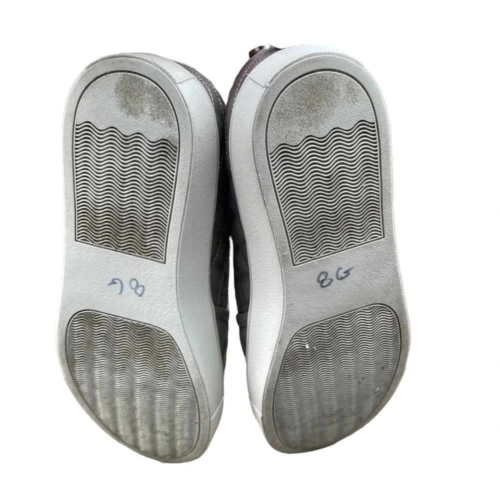 Steve Madden Ecentrcq Quilted Silver Slip On Loafer Size: 8.5